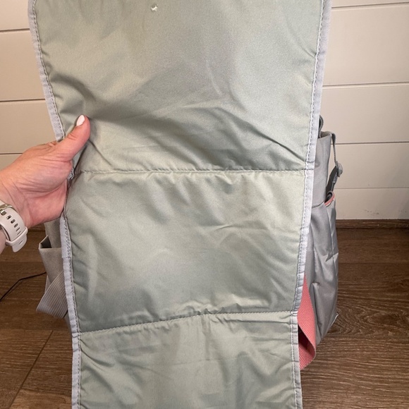 Skip Hop Fit All-Access Diaper Bag, Platinum, Messenger/Tote Bag, Versatile - Picture 13 of 15